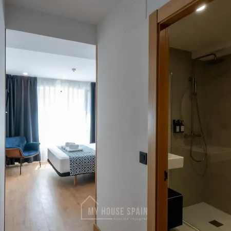 מלון By Myhousespain גיחון