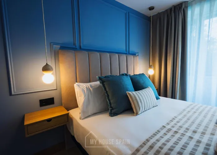 Hotel By Myhousespain 2*